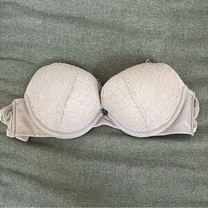 Victoria Secret Very Sexy Lace Bra in Light Purple Size 32D NWOT
